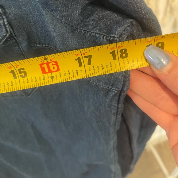 Old Navy Denim Long-Sleeve Top Size XS - Picture 7 of 7